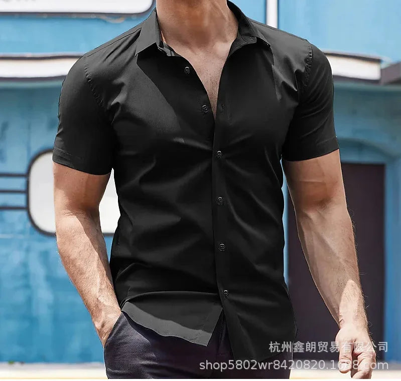 Lässiges Herren-Cardigan-Hemd mit kurzen Ärmeln und Reverskragen in Unifarbe – ideal für den Sommer.