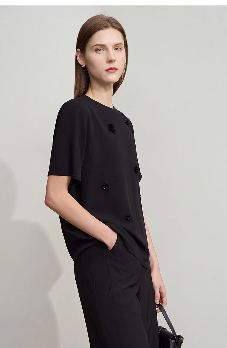 Damen Top im minimalistischen Stil mit elegantem O-Ausschnitt und Pailletten-Blume