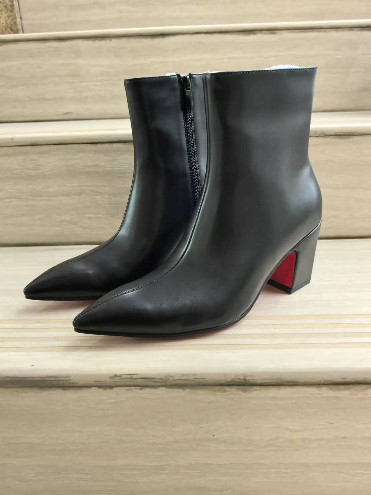 Chunky-Heel-Herrenstiefel mit seitlichem Reißverschluss, spitze Form, dunkel