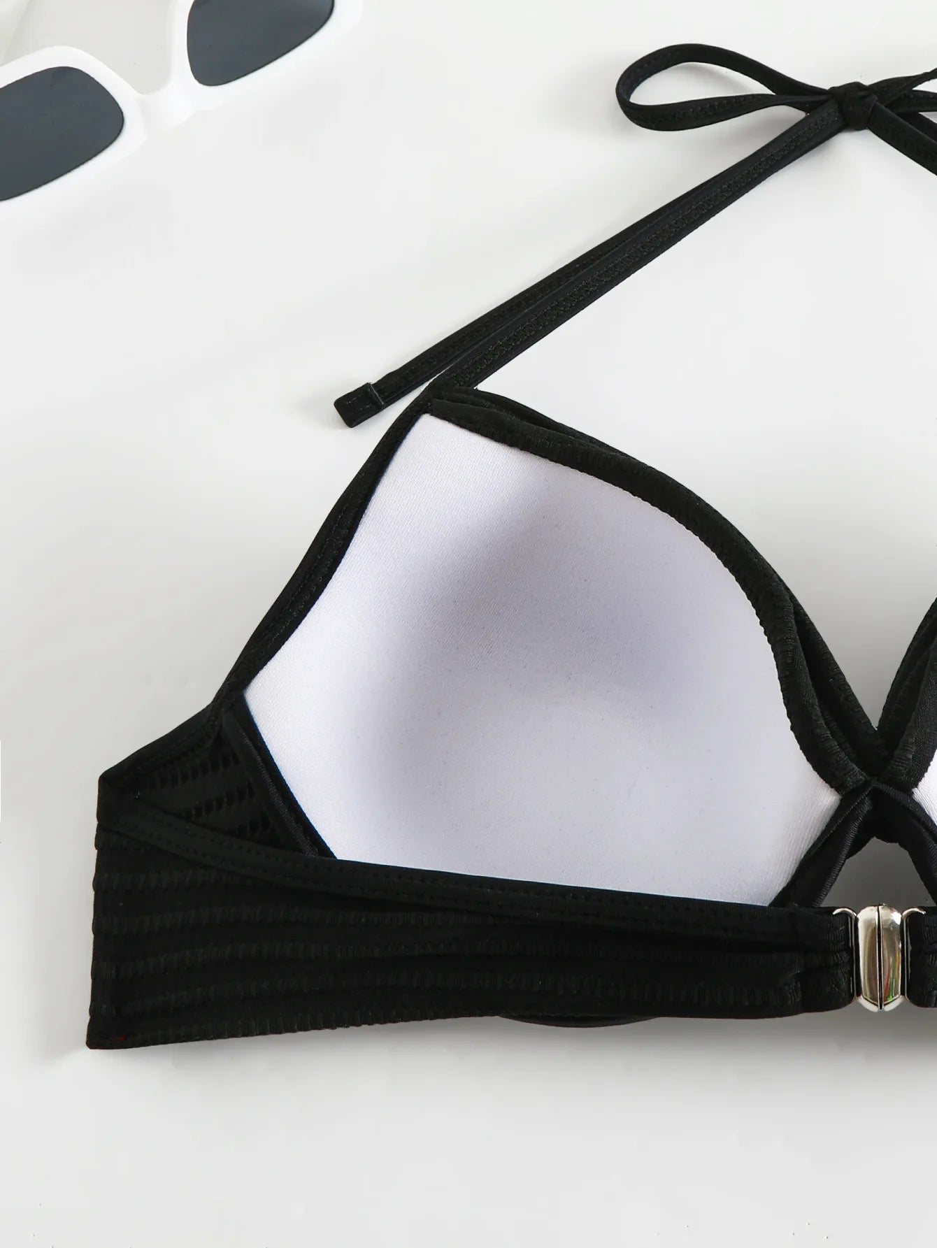 Glamouröses Damen-Bikini-Set mit Push-up-Effekt und glänzendem Design – perfekt für den Strand oder Pool