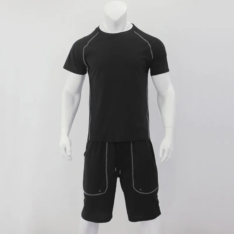 Lässiger Herren-Zweiteiler mit Rundhals und kurzen Ärmeln im sommerlichen Color-Blocking-Design