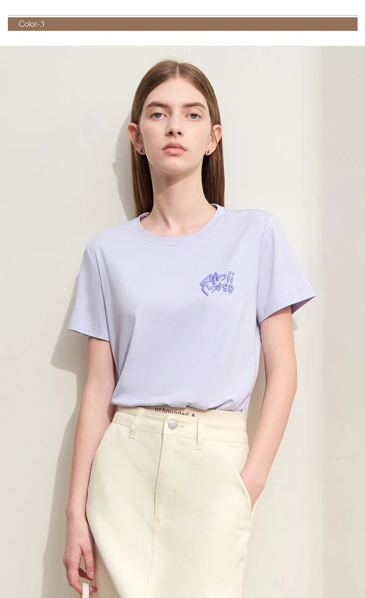 Damen T-Shirt im Minimalismus-Stil mit O-Ausschnitt und Stickerei