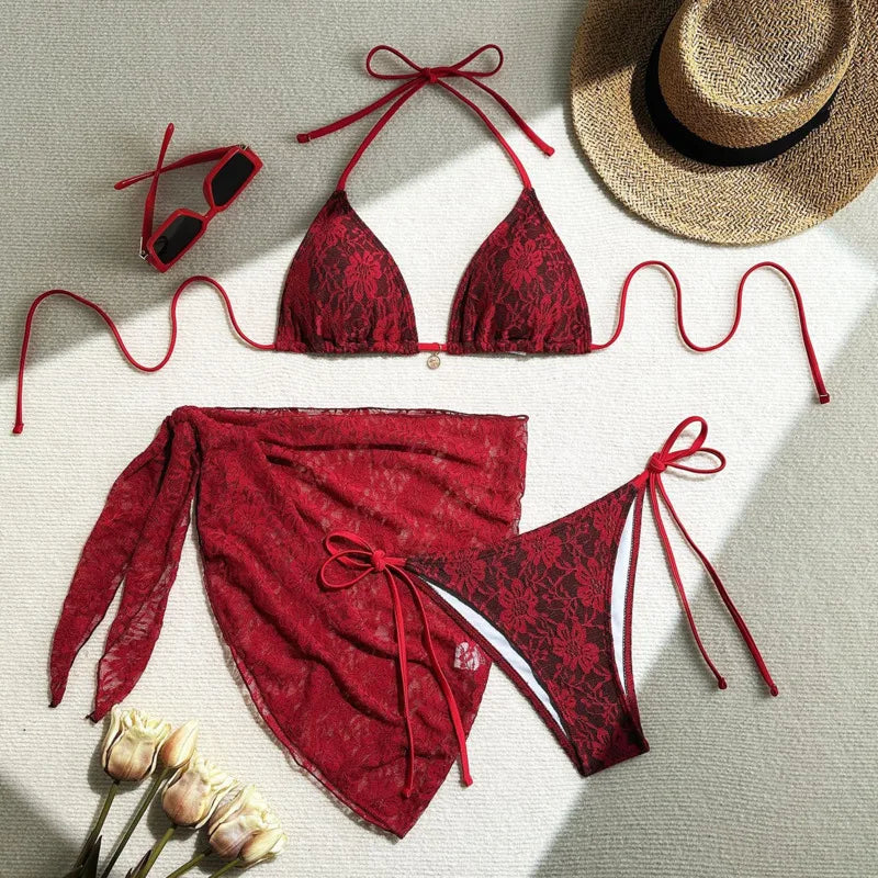 Dreiteiliger Damen-Bikini mit sexy Print und hoher Taille – ideal für Strand und Pool.