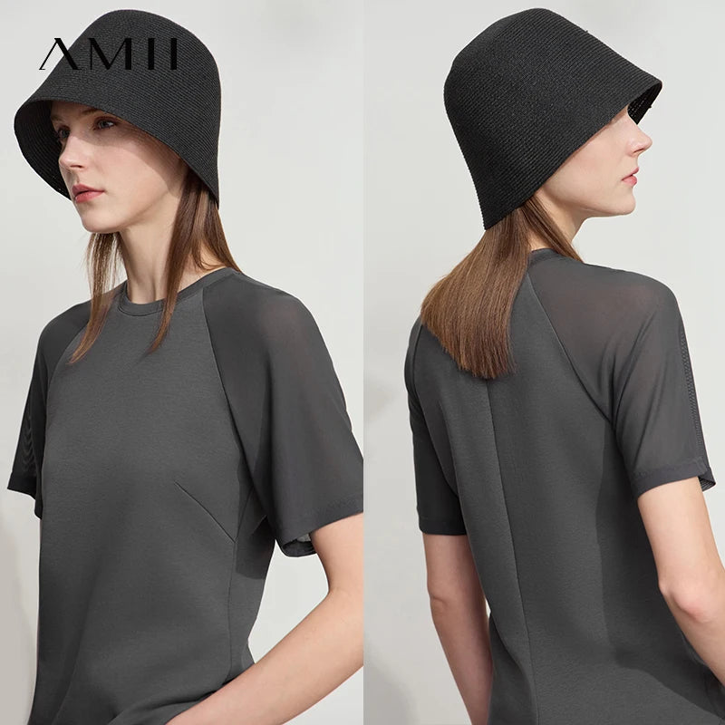 Damen Top im minimalistischen Stil mit O-Ausschnitt und schmaler Passform