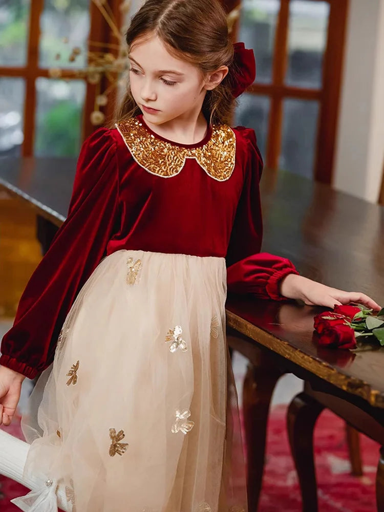 Kurzes Mädchen-Sommerkleid mit kurzen Ärmeln und Perlendekor – ideal für Hochzeiten und Geburtstagsfeiern