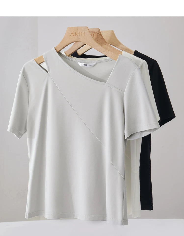 Damen T-Shirts im Minimalismus-Stil mit asymmetrischem V-Ausschnitt und kurzen Ärmeln