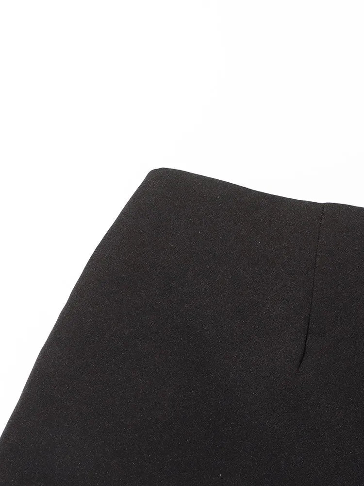 Ärmelloses Damenkleid mit quadratischem Ausschnitt und Applikationen – elegantes, rückenfreies Design mit hoher Taille