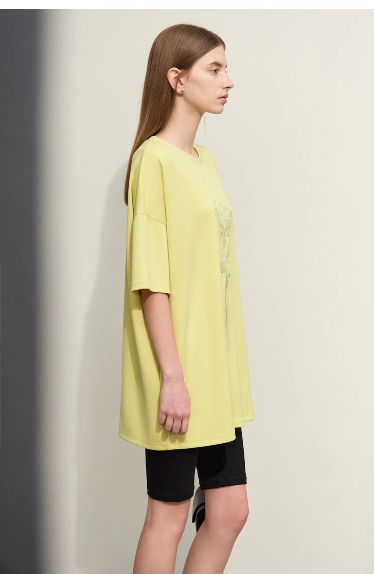 Damen T-Shirts im minimalistischen Stil mit Stickerei und O-Ausschnitt