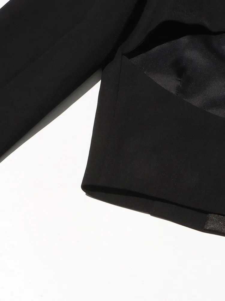 Eleganter Damen-Blazer mit Reverskragen und langen Ärmeln – Patchwork-Design und einreihiger Verschluss für einen lässigen Look.
