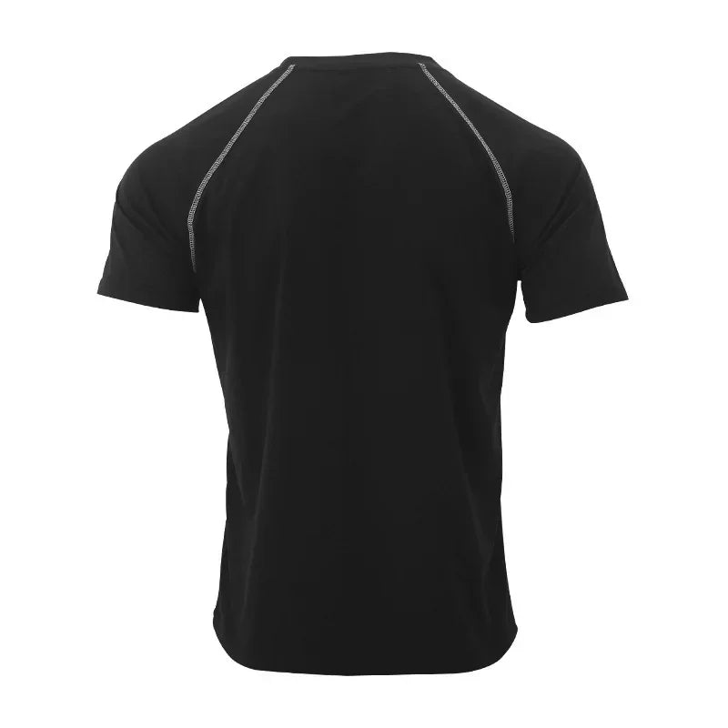 Lässiger Herren-Zweiteiler mit Rundhals und kurzen Ärmeln im sommerlichen Color-Blocking-Design