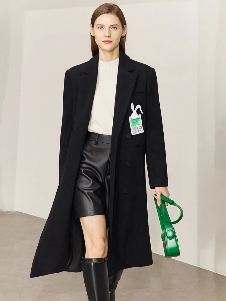 Damen Mantel im minimalistischen Stil mit umlegekragen und Taschen für den Winter