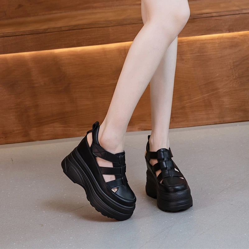 Damen-Sandalen mit Plattform, 2025, neue Sandalen aus echtem Leder mit hohem Absatz, geschlossene Zehen, interne Erhöhung, römische Damen-Sandalen