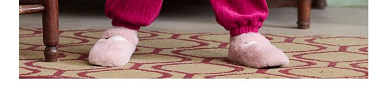 Warme Kinderhose mit rotem Karomuster für Mädchen – ideal für Herbst und Winterpartys