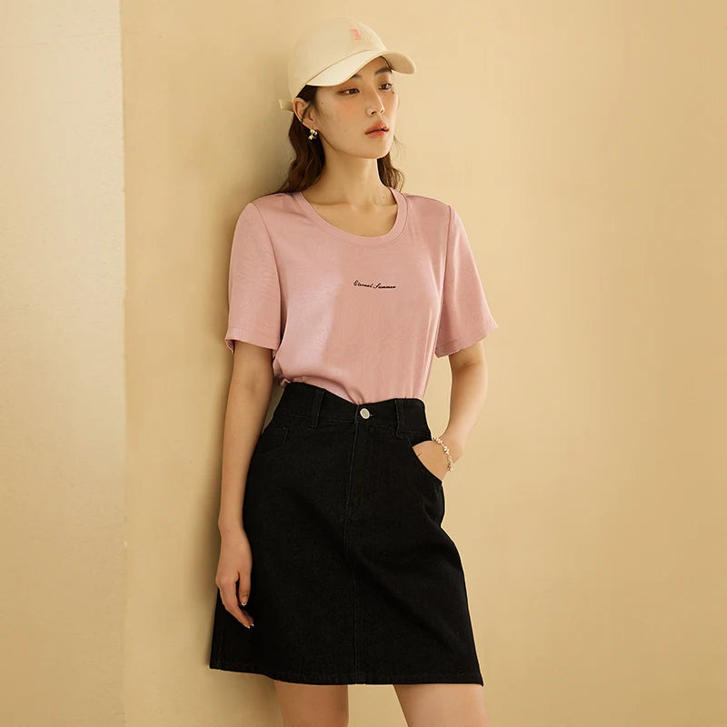 Damen-T-Shirt mit Puppenkragen – lässig, vielseitig und ideal für den Sommer.
