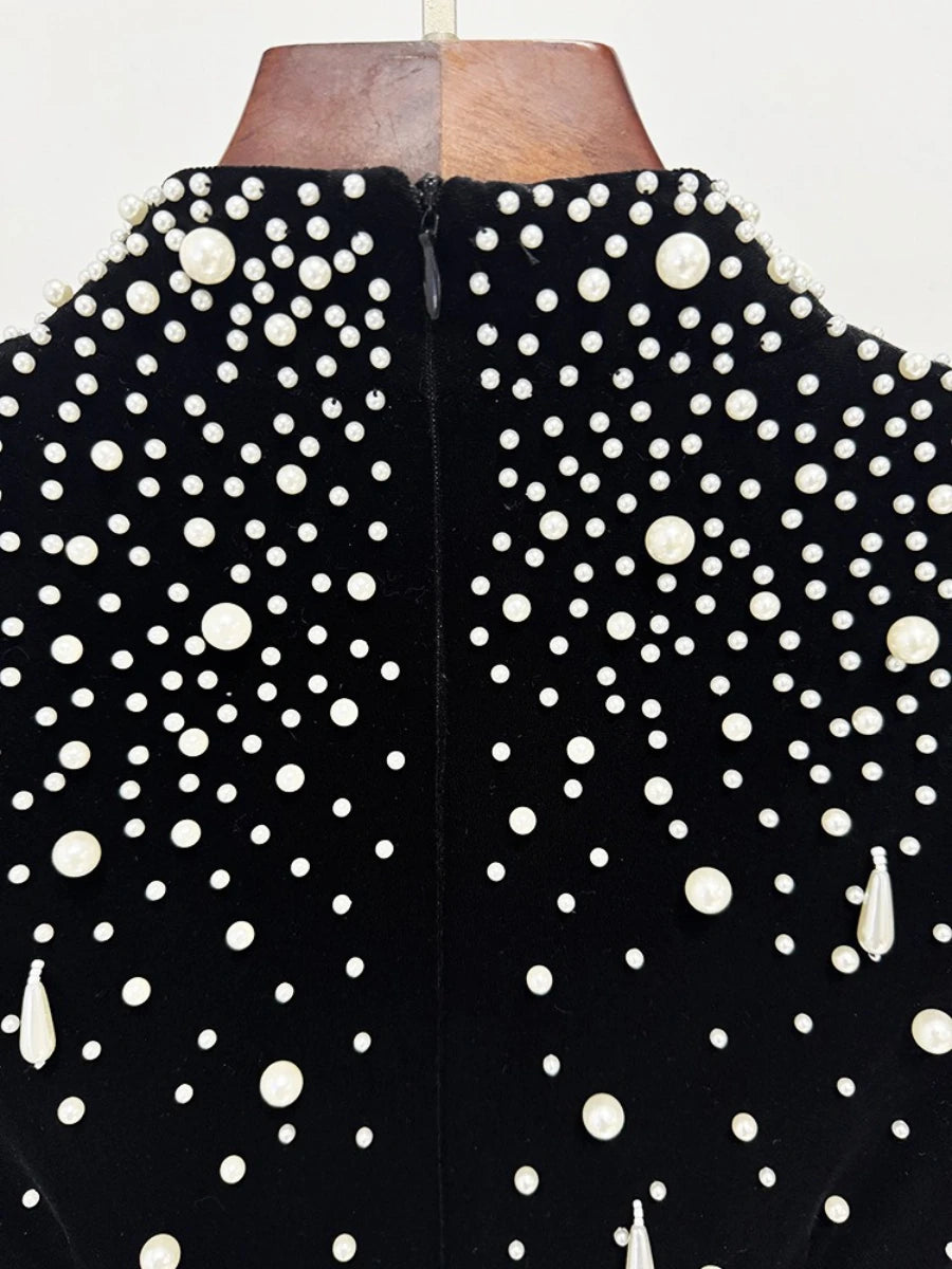 Elegante Damenjacke mit Perlenbesatz und Patchwork-Design, lockere Passform, Reverskragen und langen Ärmeln.