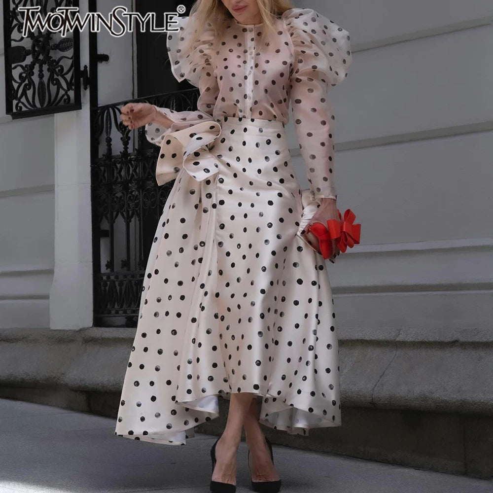 Elegantes Damen-Zweiteiler-Set mit Blazer und hoch taillierter Patchwork-Hose – ideal für besondere Anlässe.