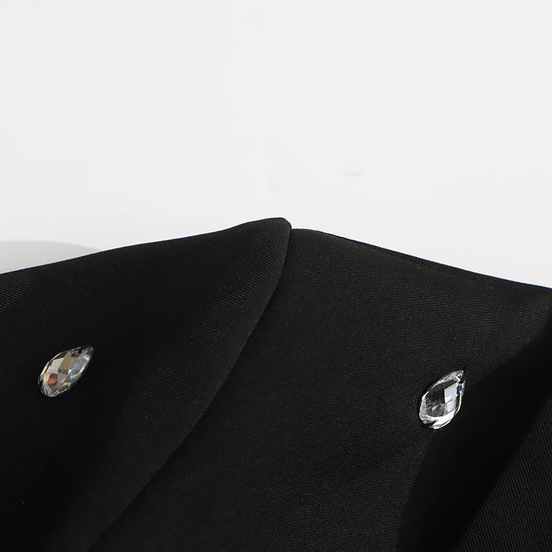 Elegantes Damenkleid mit Rundhalsausschnitt, langen Ärmeln und Patchwork-Design in lockerer Passform.