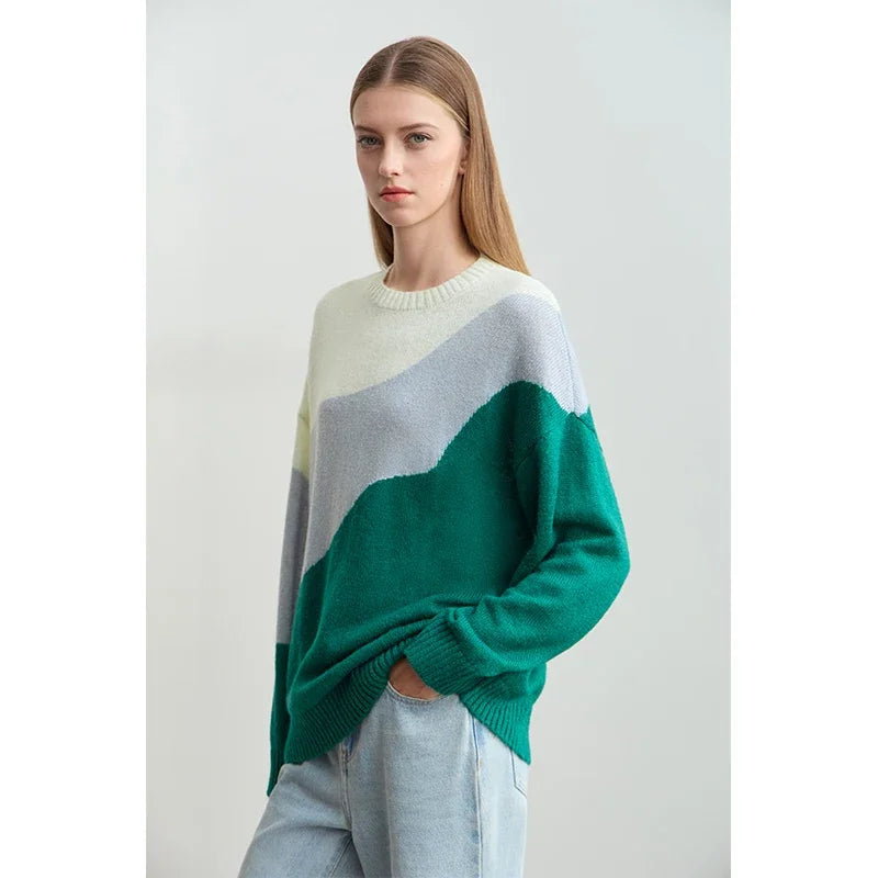 Damenpullover am Model, Rundhalsausschnitt, Colour-Block creme/grau und teal, langarm