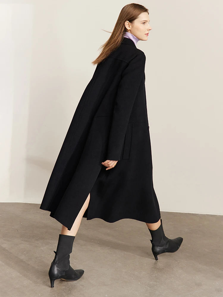 Damen Wollmantel im minimalistischen Stil mit zweireihigem Knopfverschluss