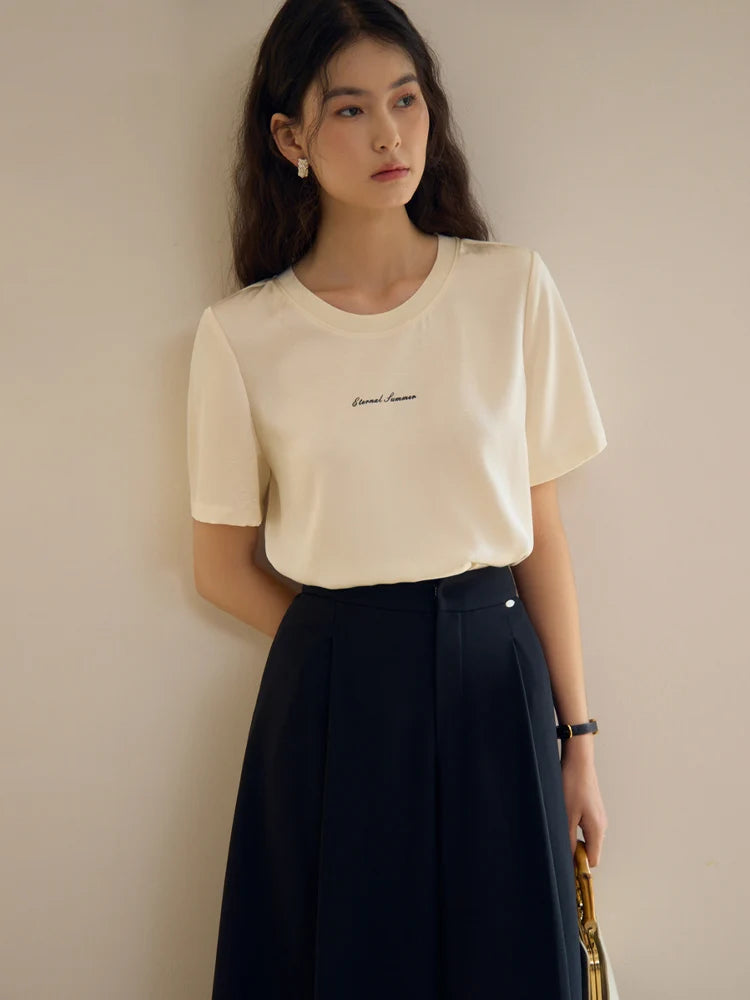Damen-T-Shirt mit Puppenkragen – lässig, vielseitig und ideal für den Sommer.