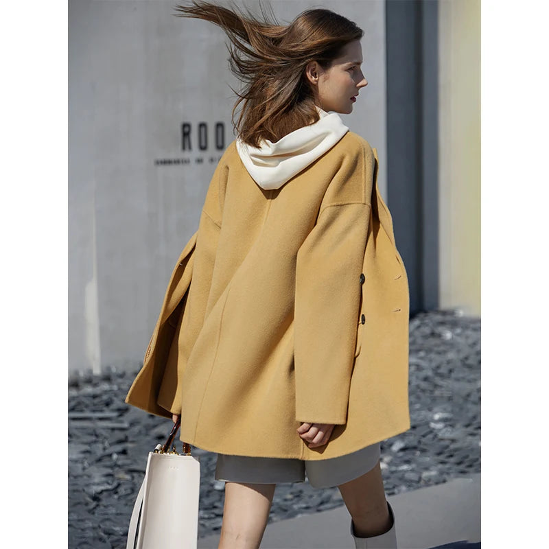 Damen Wollmantel im Minimalismus-Stil für den eleganten Wintereinsatz