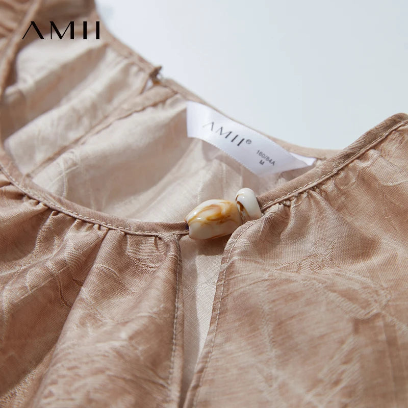 Damen T-Shirt im minimalistischen Sommer-Stil mit Kordelzug und Rundhalsausschnitt