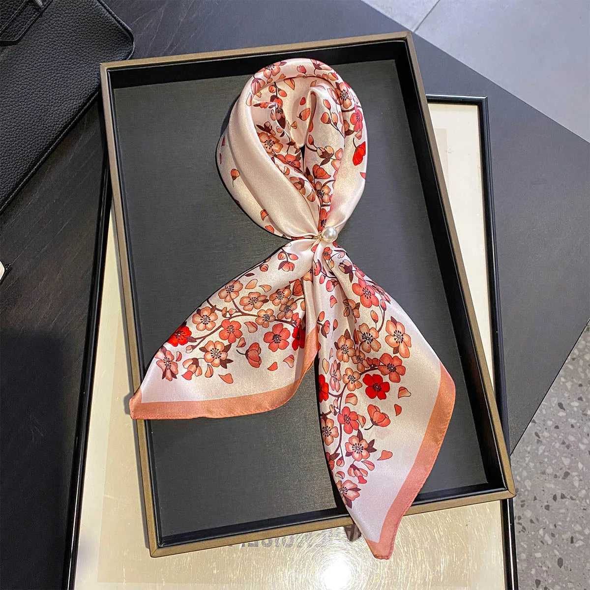 Damen Seidensatin Schal 53cm quadratisch Blumenprint Kopftuch Hijab Bandana G