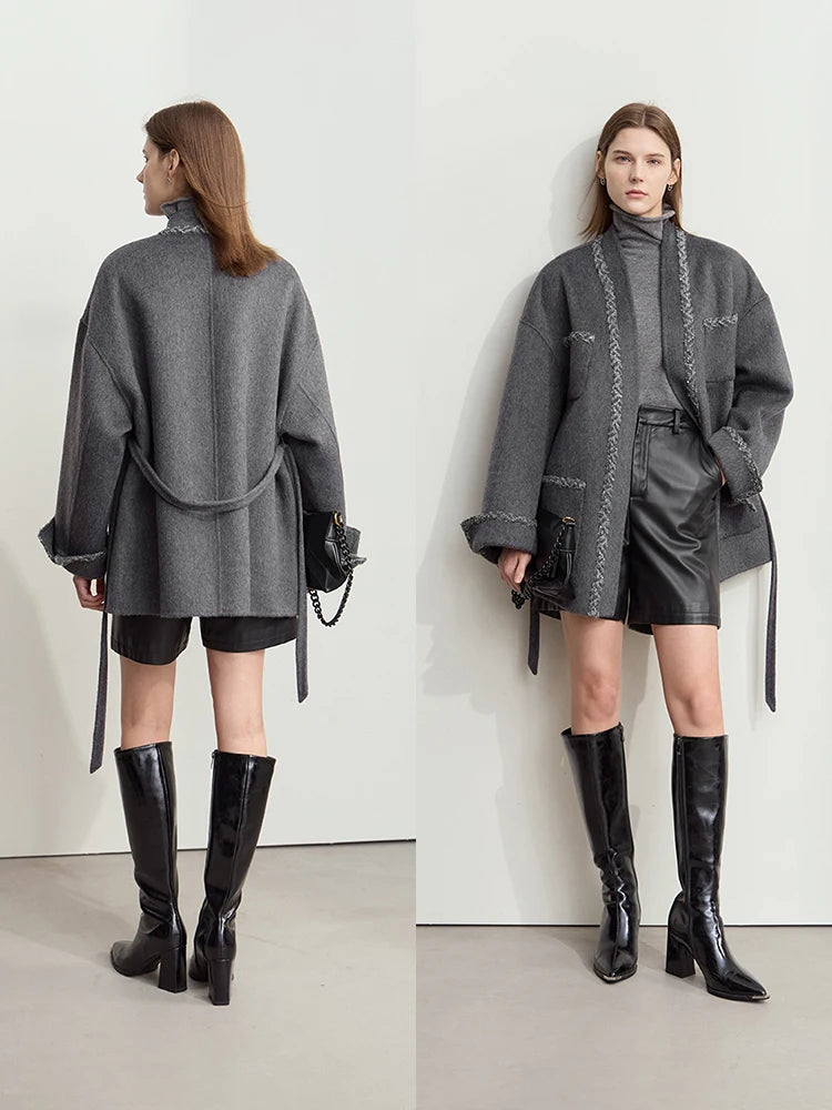 Damen Wollmantel im minimalistischen Design mit Gürtel und Taschen