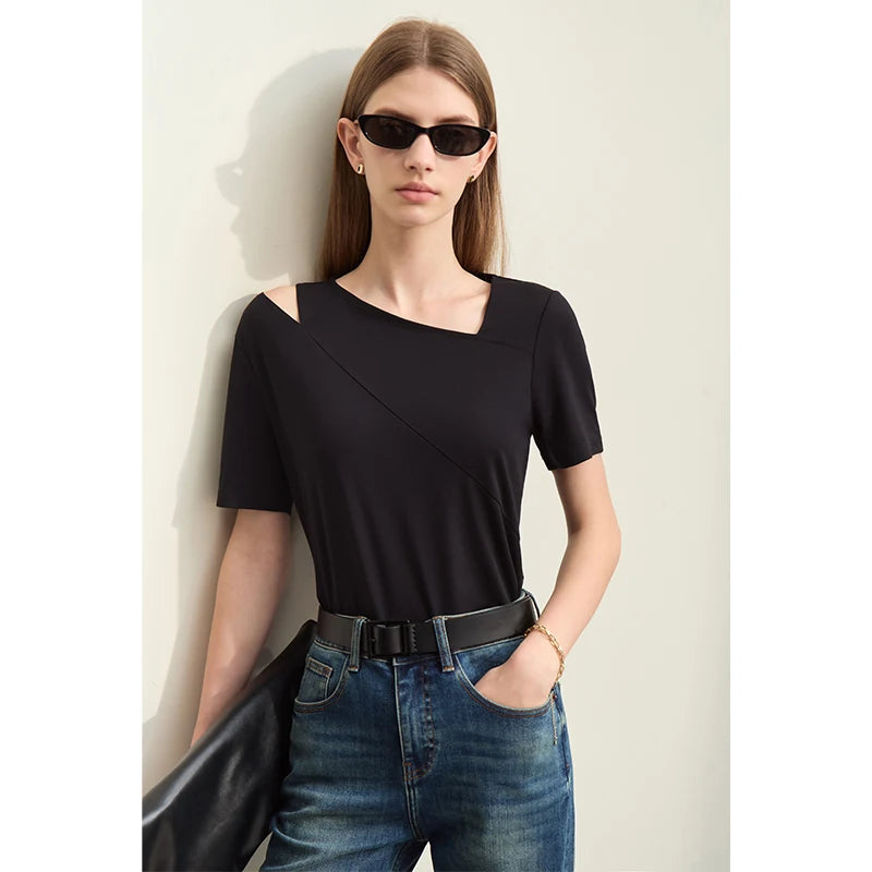 Damen T-Shirts im Minimalismus-Stil mit asymmetrischem V-Ausschnitt und kurzen Ärmeln
