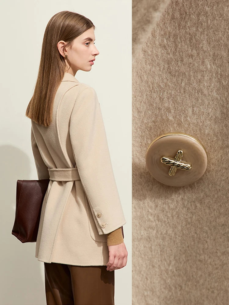 Damen Wollmantel im minimalistischen Stil mit Gürtel und langen Ärmeln