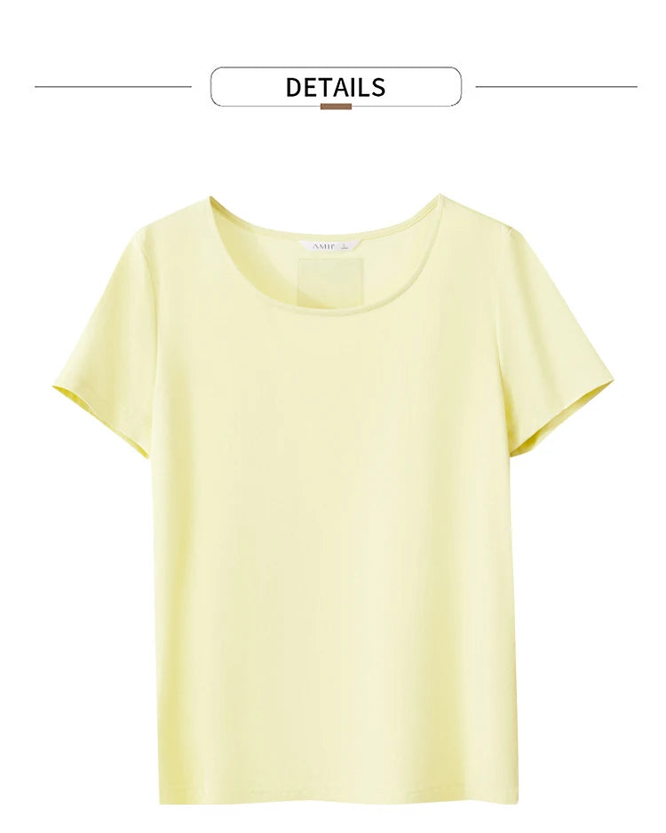 Damen T-Shirt im minimalistischen Stil mit großem U-Ausschnitt und kurzen Ärmeln