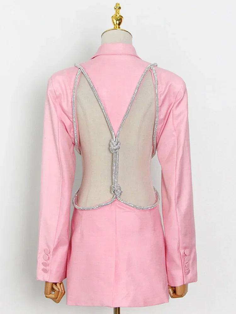 Elegantes ärmelloses Minikleid mit Rundhalsausschnitt und Patchwork-Schal für Damen – figurbetontes Design.