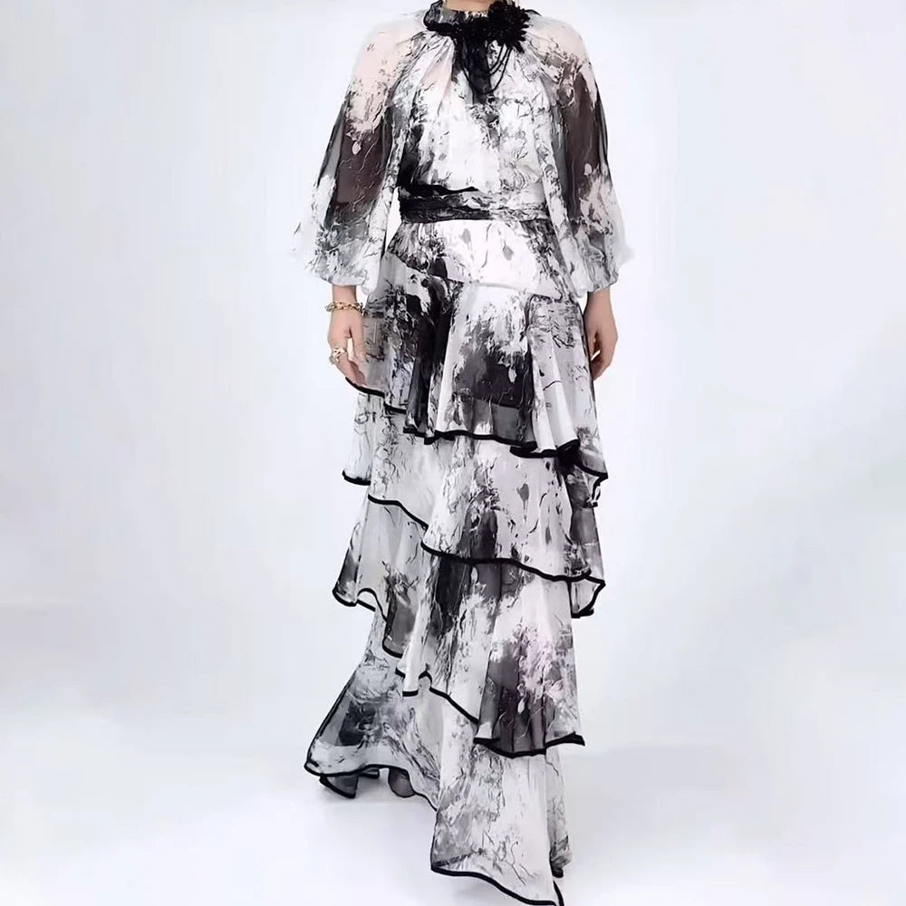 Elegantes Damen-Zweiteiler-Set mit Perlenbesatz und Patchwork-Design – Langarmhemd mit Reverskragen und Knopfleiste, kombiniert mit passender Hose.