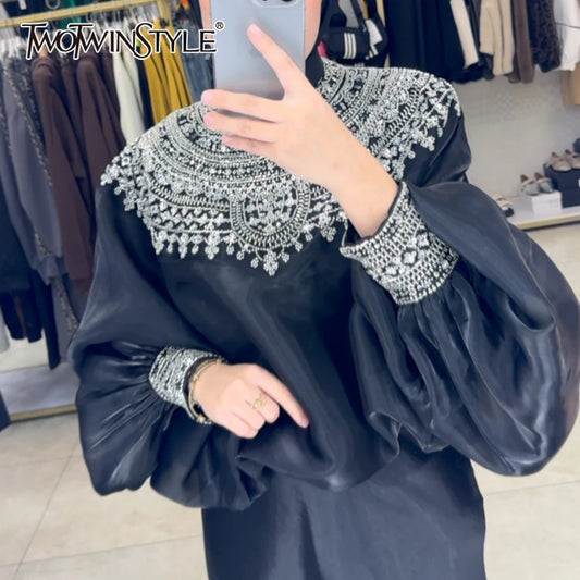 Zweiteiliges Damen-Set mit V-Ausschnitt, Applikationen und Patchwork-Design – Langarm-Oberteil mit Tasche und hoch taillierte Hose