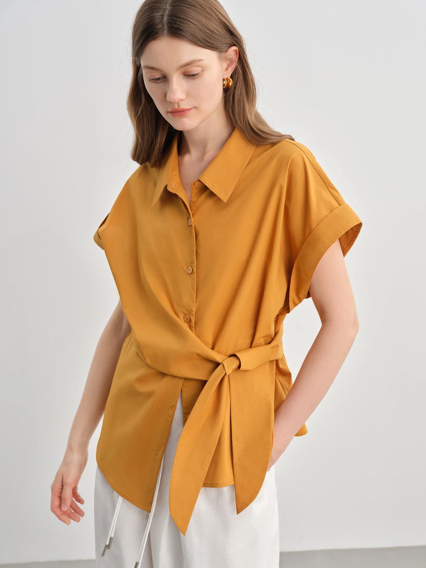 Satin-Glanz T-Shirt mit Rundhalsausschnitt – Slim Fit in Pink oder Schwarz für den Sommer