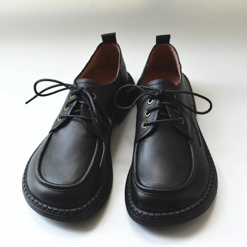 Herren-Lederschuhe schwarz mit Schnürsenkeln, runder Spitze und Leistenoptik