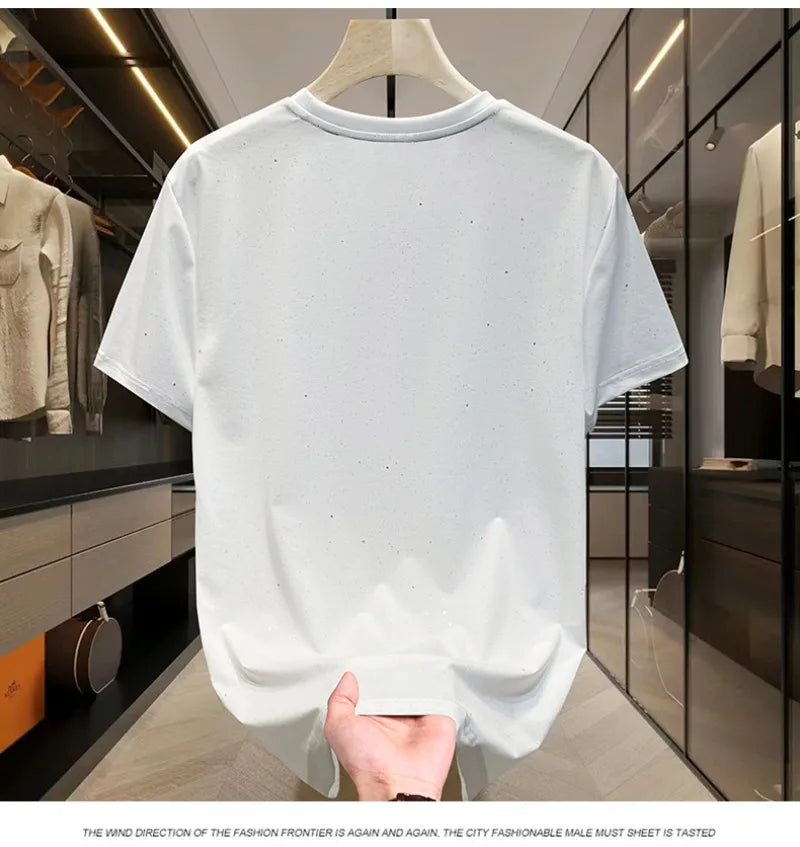 Herren T-Shirt aus glänzendem Stoff mit lässigem Rundhalsausschnitt