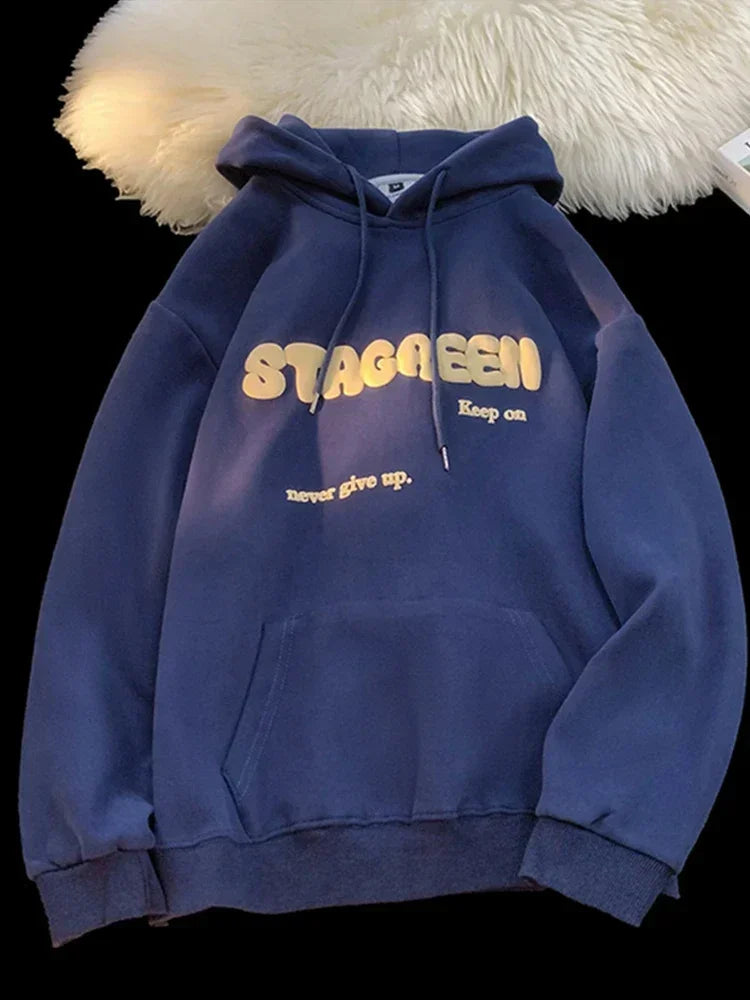 Herren Hoodie mit Herbst Briefdruck im Vintage-Stil und Taschen