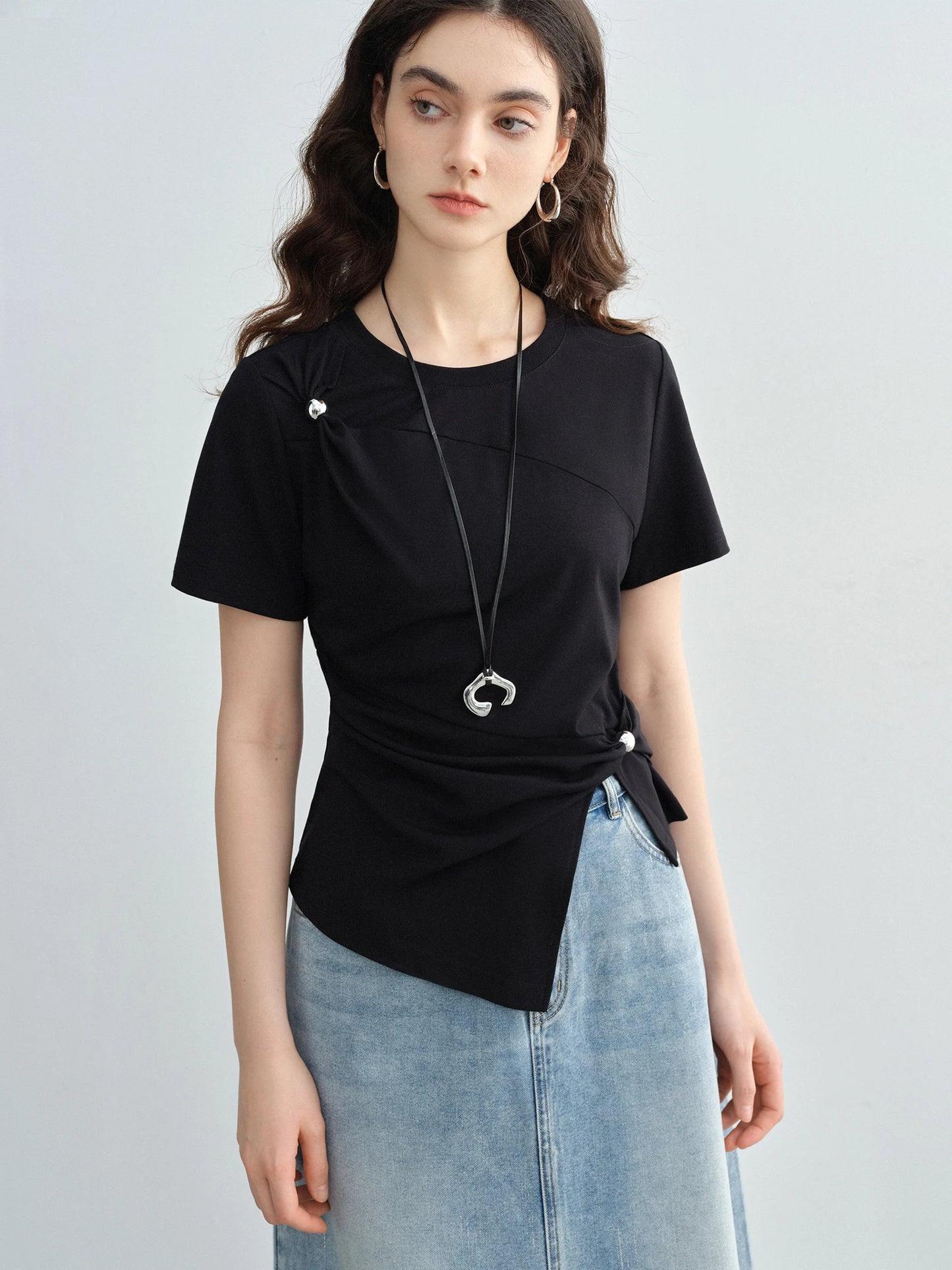 Kurzarmshirt für Damen in Übergröße mit Rundhalsausschnitt und Origami-Print – Sommerliches Design mit Schleifendetail