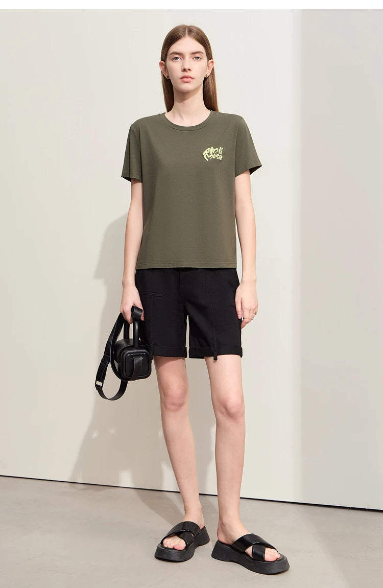 Damen T-Shirt im Minimalismus-Stil mit O-Ausschnitt und Stickerei