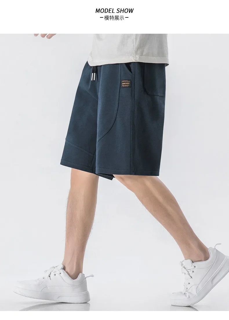 Leichte Herren-Strickjacke mit Waffelstruktur, Taschen und Reverskragen – ideal für Frühling und Herbst.