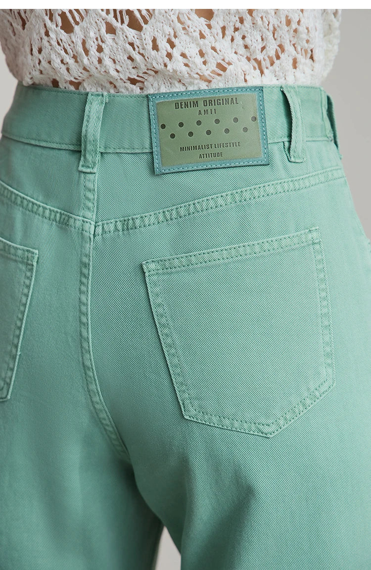 Damenjeans im minimalistischen Retro-Stil mit geradem Bein aus Baumwolle