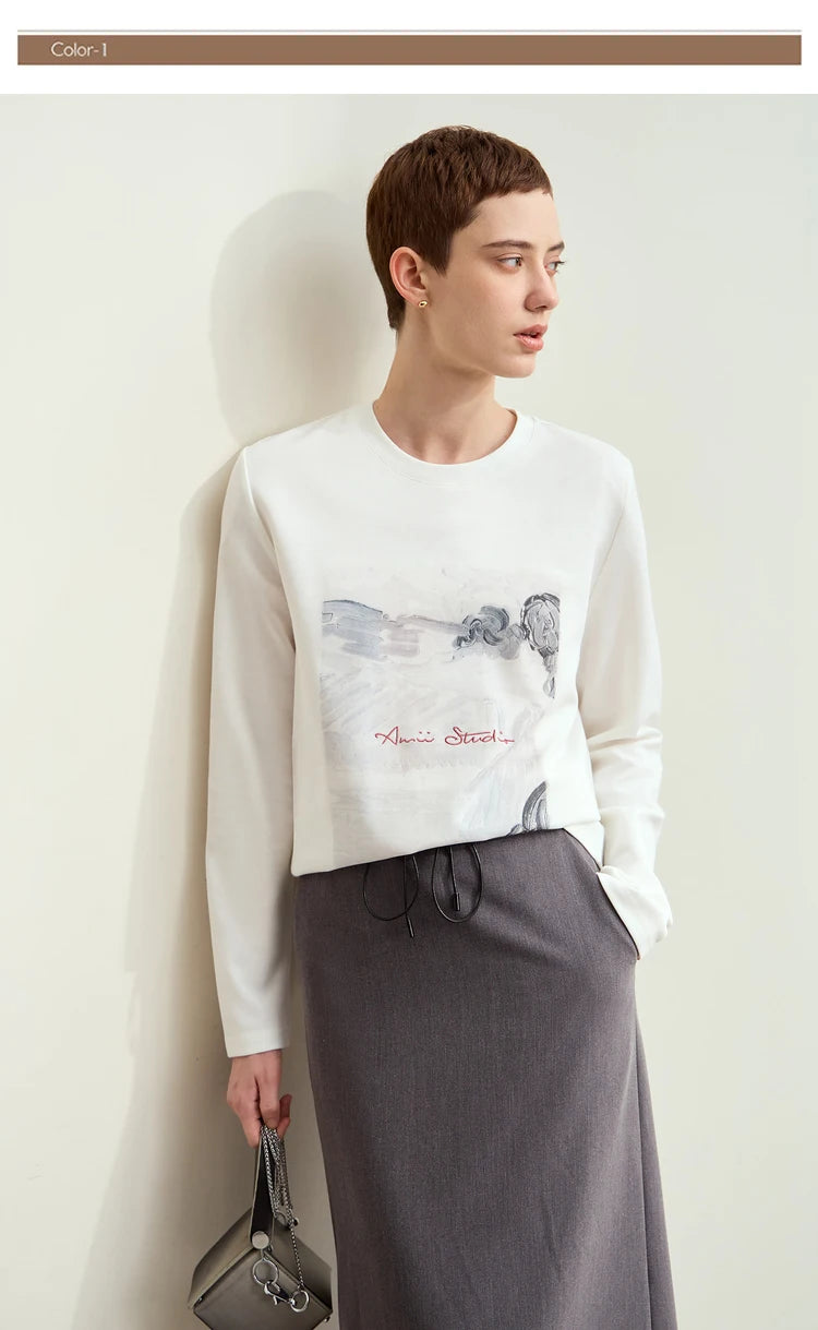 Damen T-Shirt im Minimalismus-Stil mit Kunstdruck und Stickerei für den Herbst