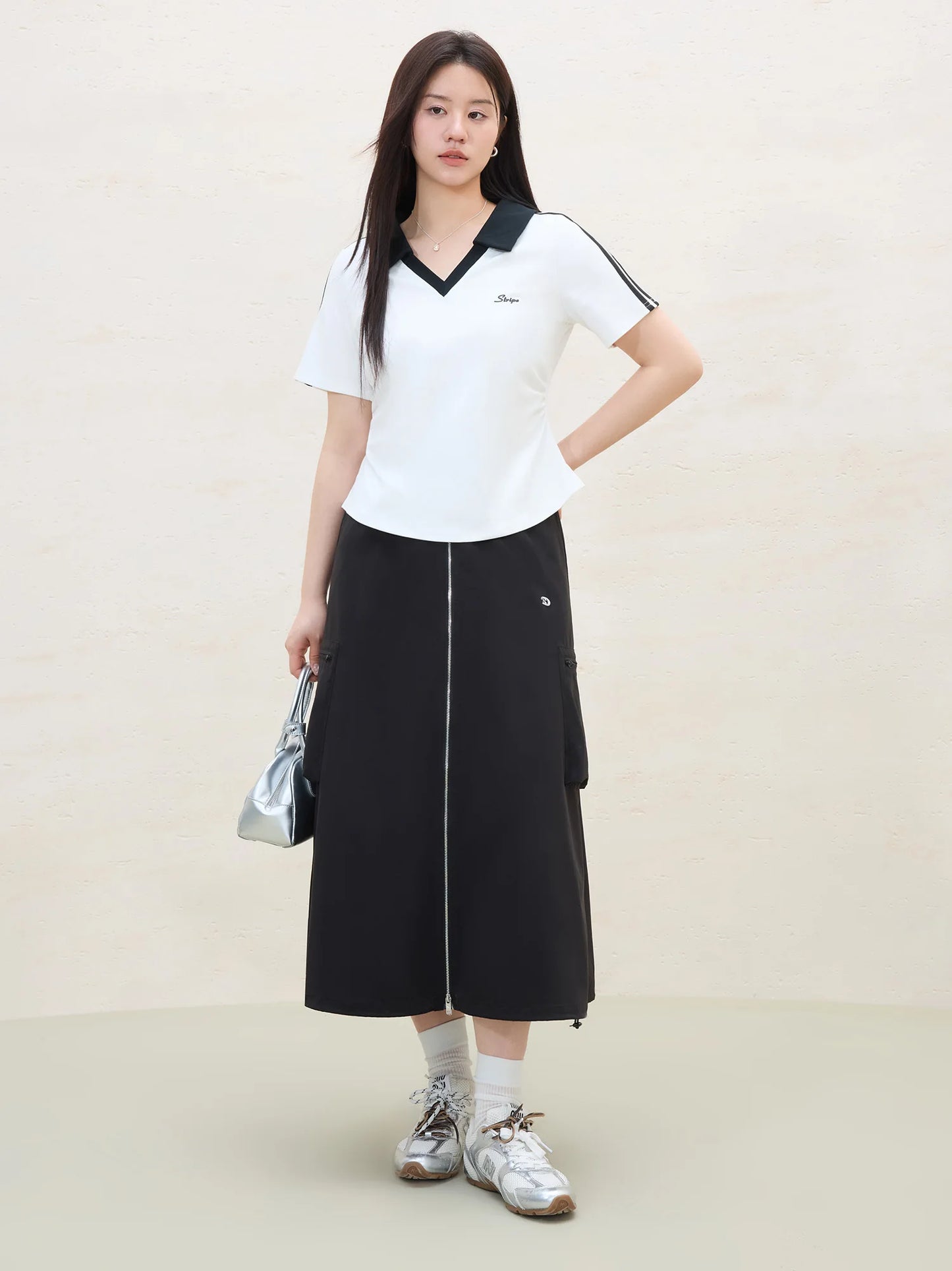Sommerliches Damen-Lyocell-Shirt mit figurbetontem Schnitt und verstellbarem Kordelzug – atmungsaktives Design für mühelosen Übergang vom Büro zum Ausflug