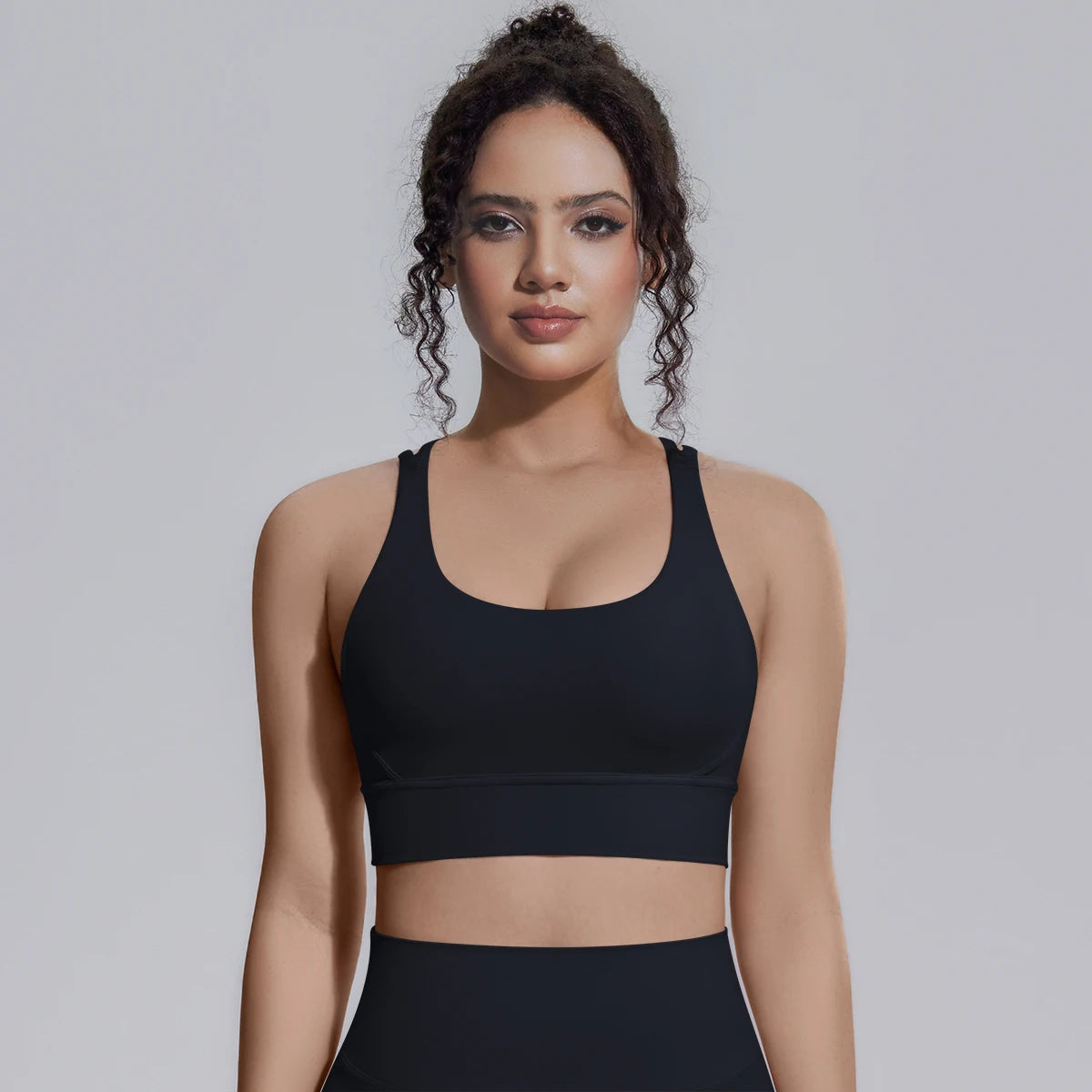 Damen Sport-BH in Schwarz mit Brustpolstern, breiten Trägern
