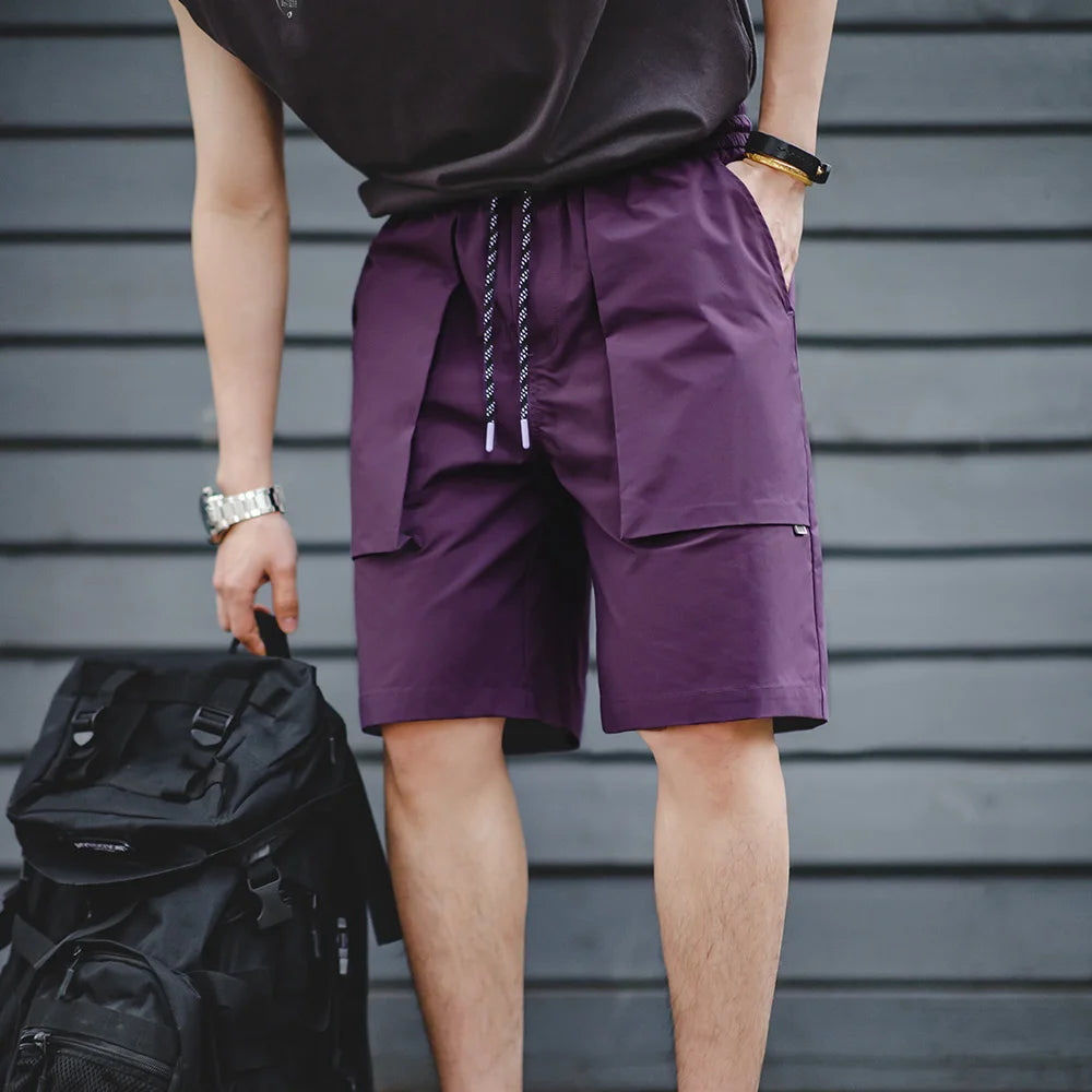 Herren Shorts aus leichtem Material mit großen Taschen in Schwarz