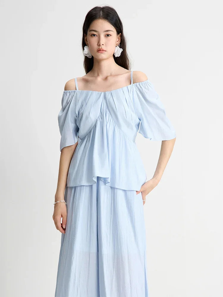 Damen T-Shirt mit V-Ausschnitt in sanftem Apricot – vielseitiges, kurzes Design für den Sommer und den Arbeitsalltag