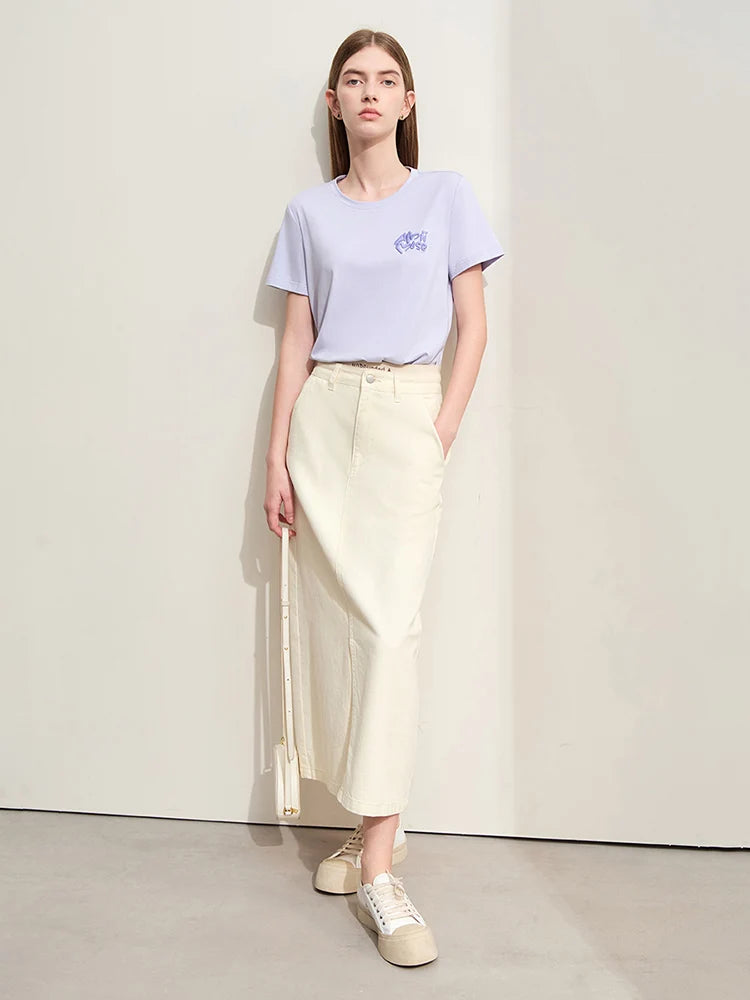 Damen T-Shirt im Minimalismus-Stil mit O-Ausschnitt und Stickerei