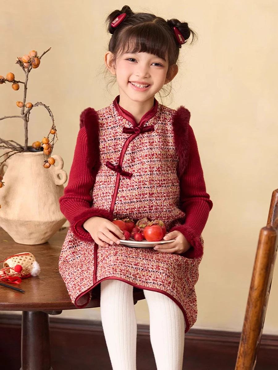 Sommerliches Mädchenkleid aus Baumwolle mit kleinem Blumenmuster – ideal für den Strand