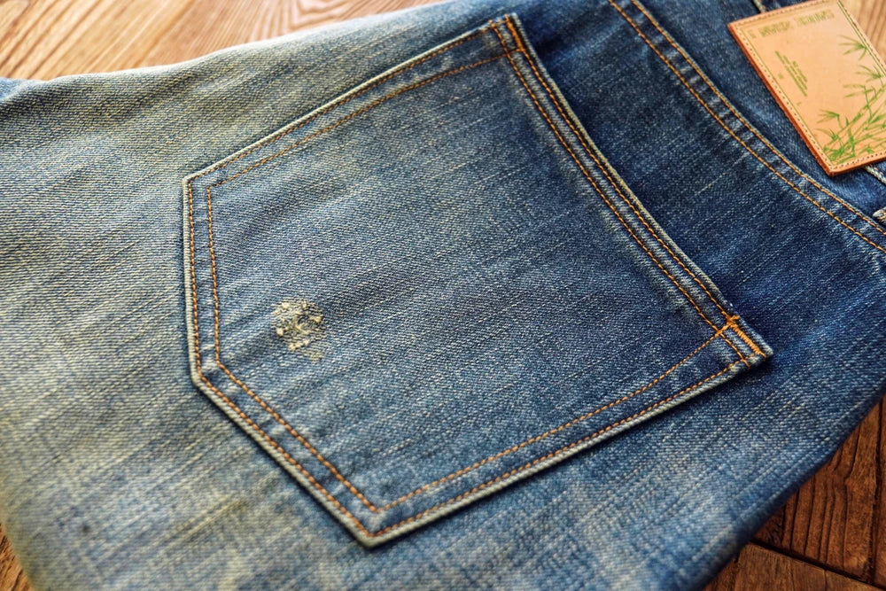 Herren Jeans im Vintage-Stil aus Denim mit Distressed Kanten